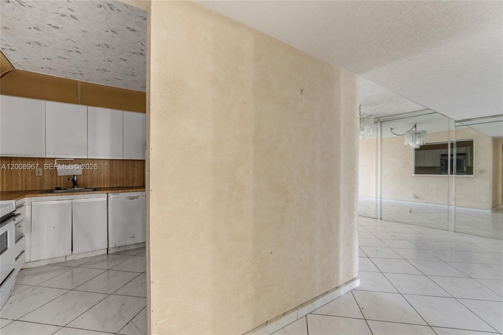 2401 Ocean Dr 1907 photo 11