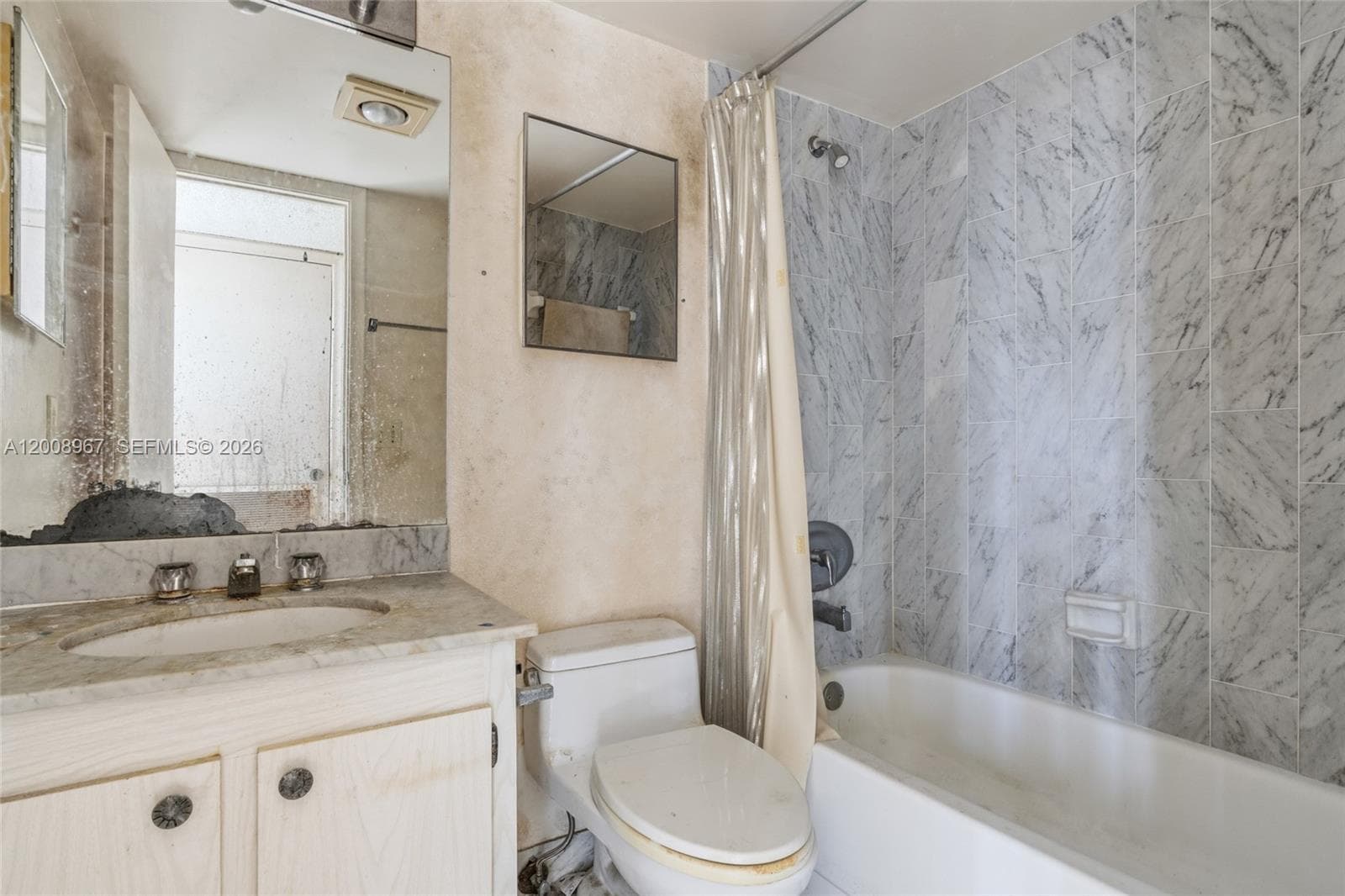 2401 Ocean Dr 1907 photo 21
