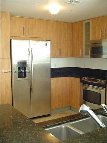 7900 Harbor Island Dr 817 photo 5