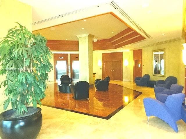 7900 Harbor Island Dr 817 photo 20