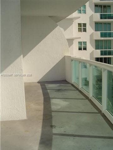 7900 Harbor Island Dr 817 photo 8