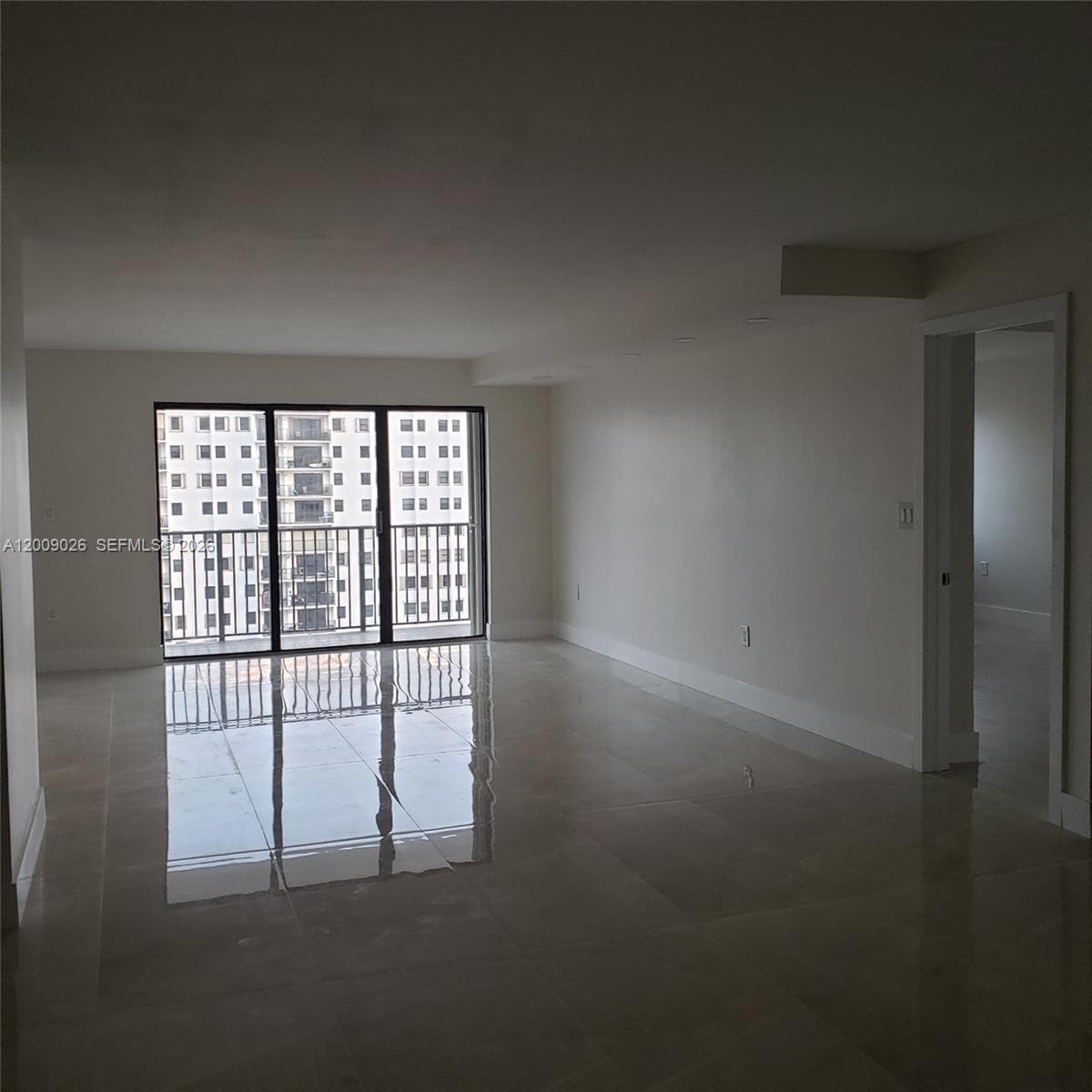 1201 Ocean Dr 2105S photo 2
