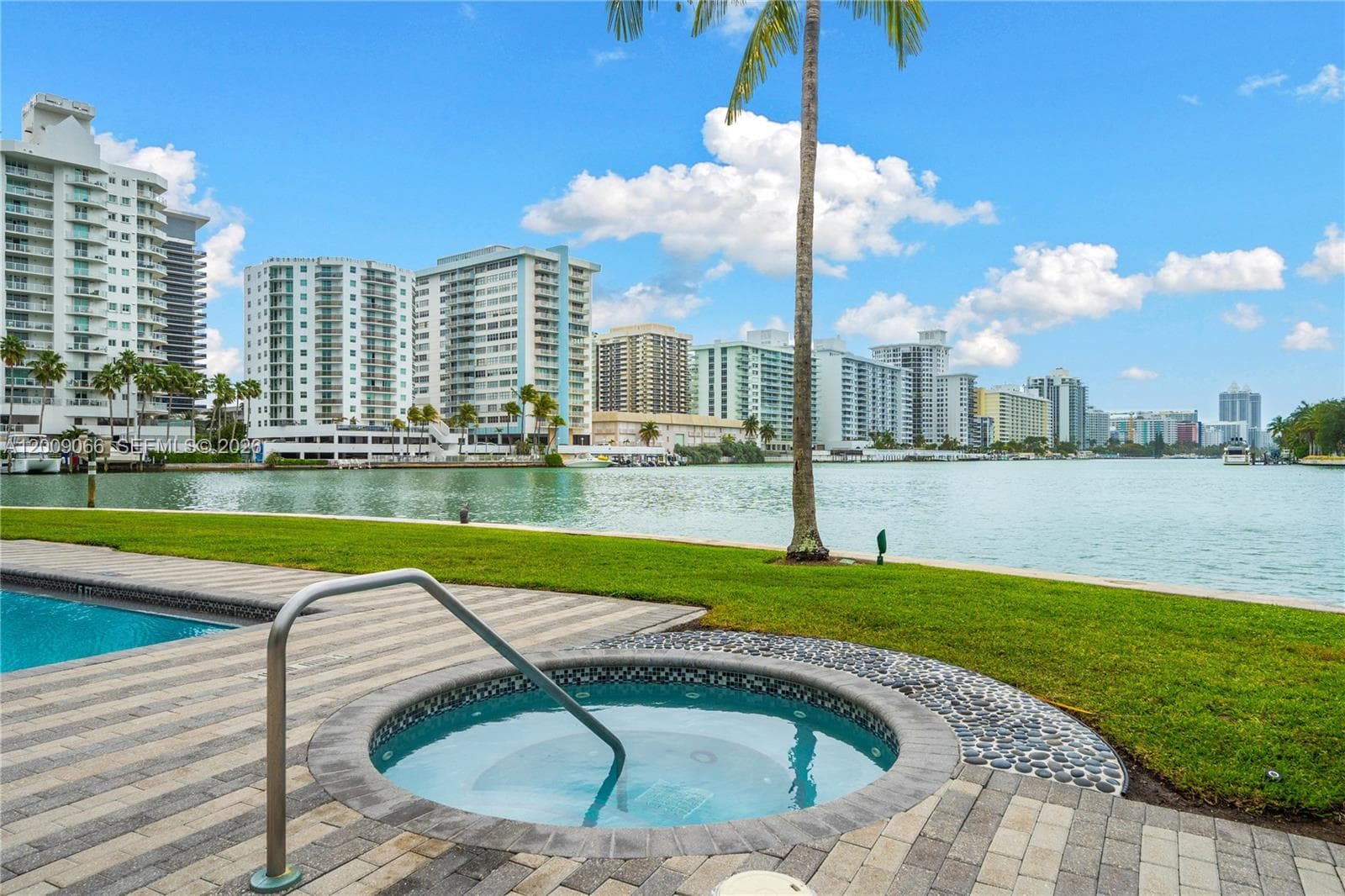 6101 Aqua Ave 903 photo 24