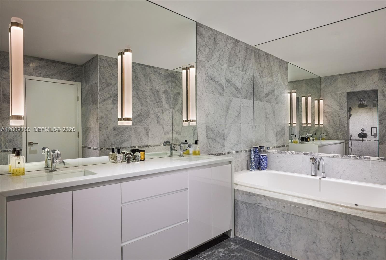 6101 Aqua Ave 903 photo 11