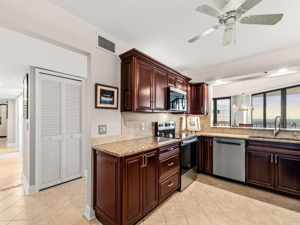 9960 S Ocean Drive 1905 photo 8