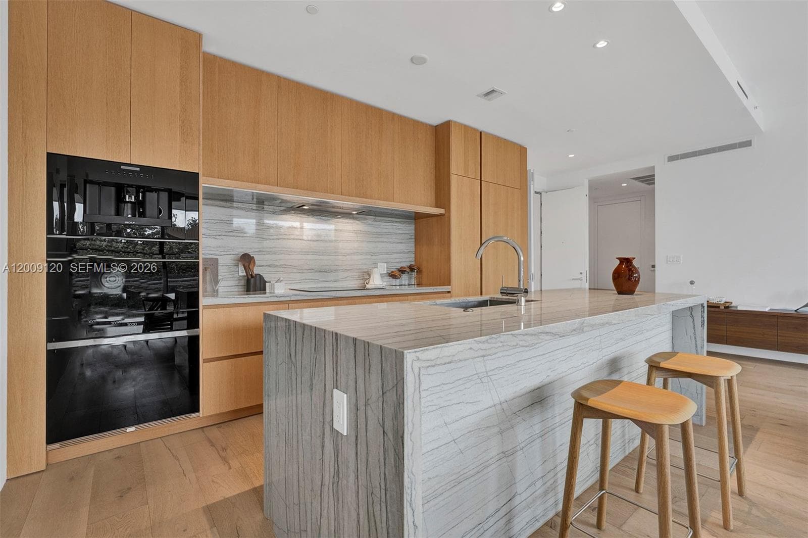 8701 Collins Ave 304 photo 3