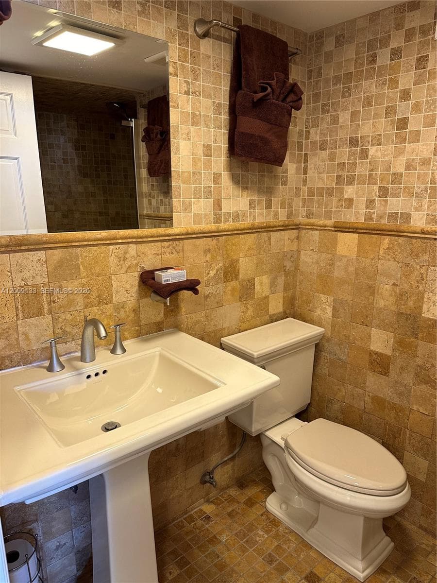 6039 Collins Ave 1510 photo 13