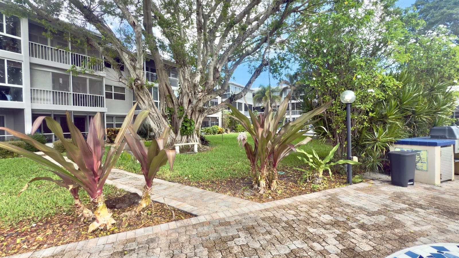 1200 SW 12th Street SW 305 photo 1