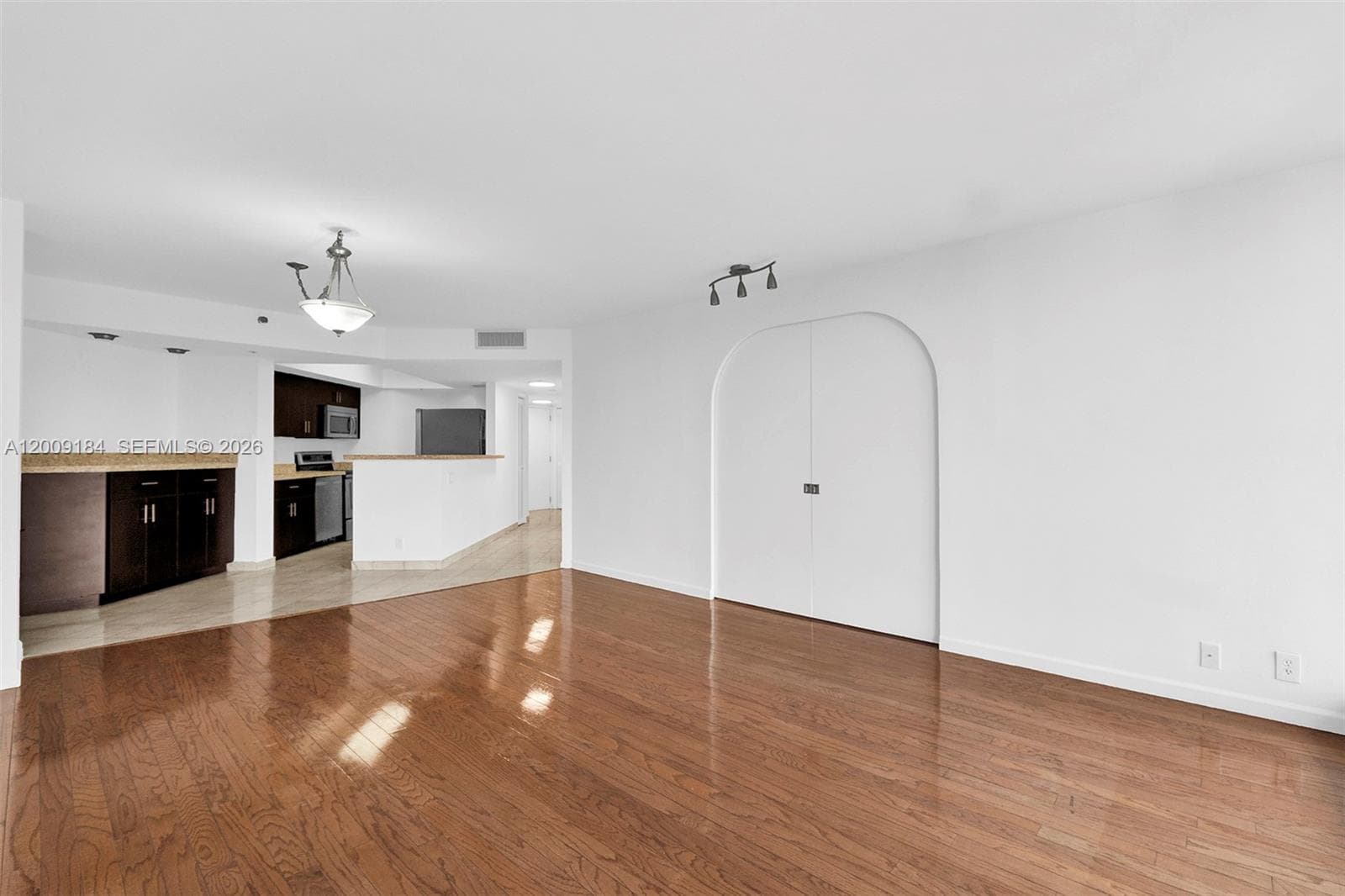 300 Three Islands Blvd 305 photo 3