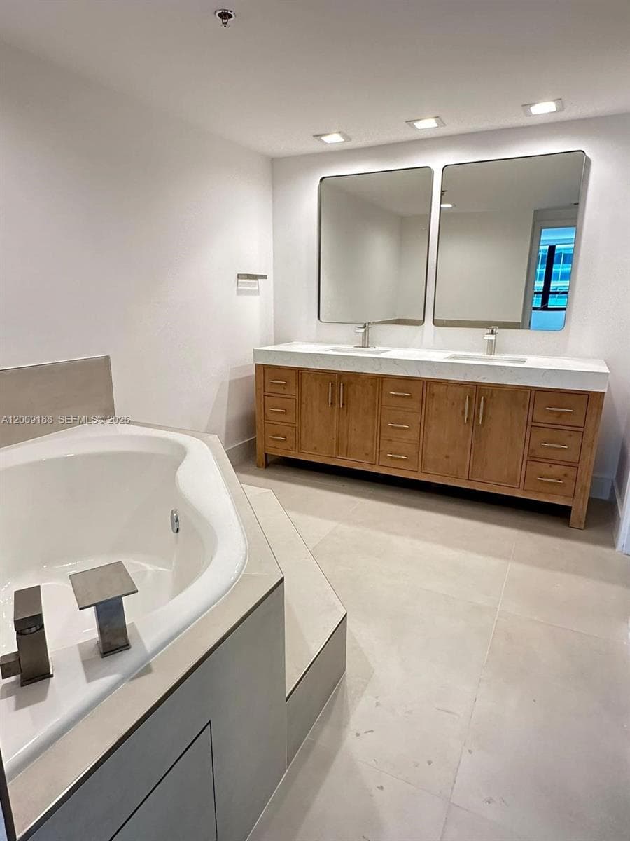 10205 Collins Ave 907 photo 6