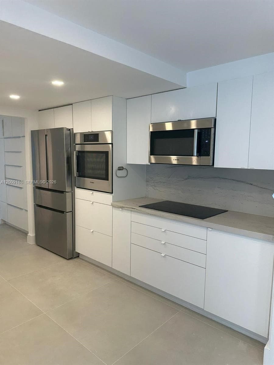 10205 Collins Ave 907 photo 5