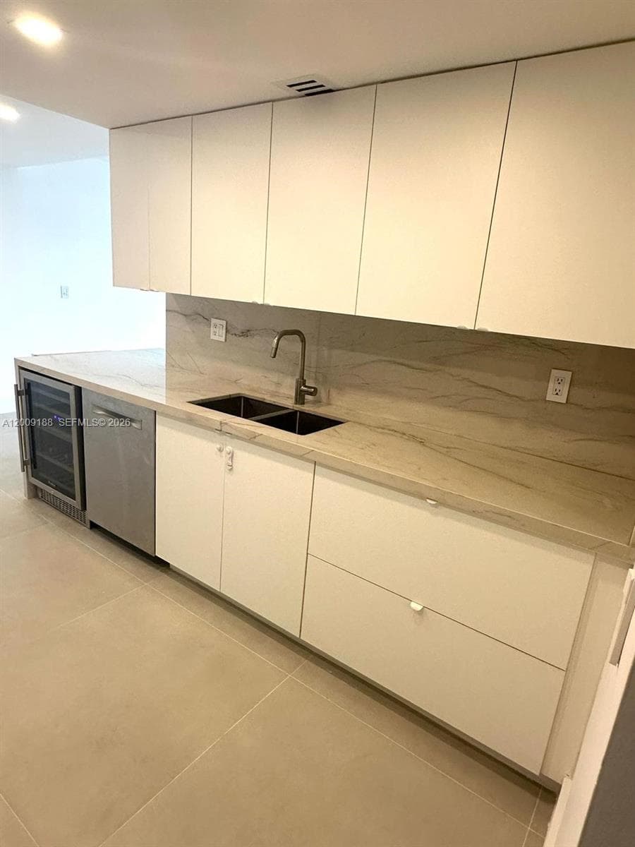 10205 Collins Ave 907 photo 4