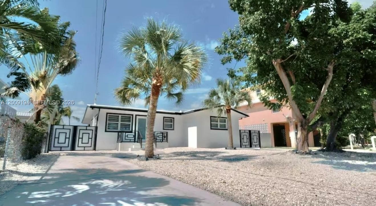 2133 Yellowtail Dr photo 6
