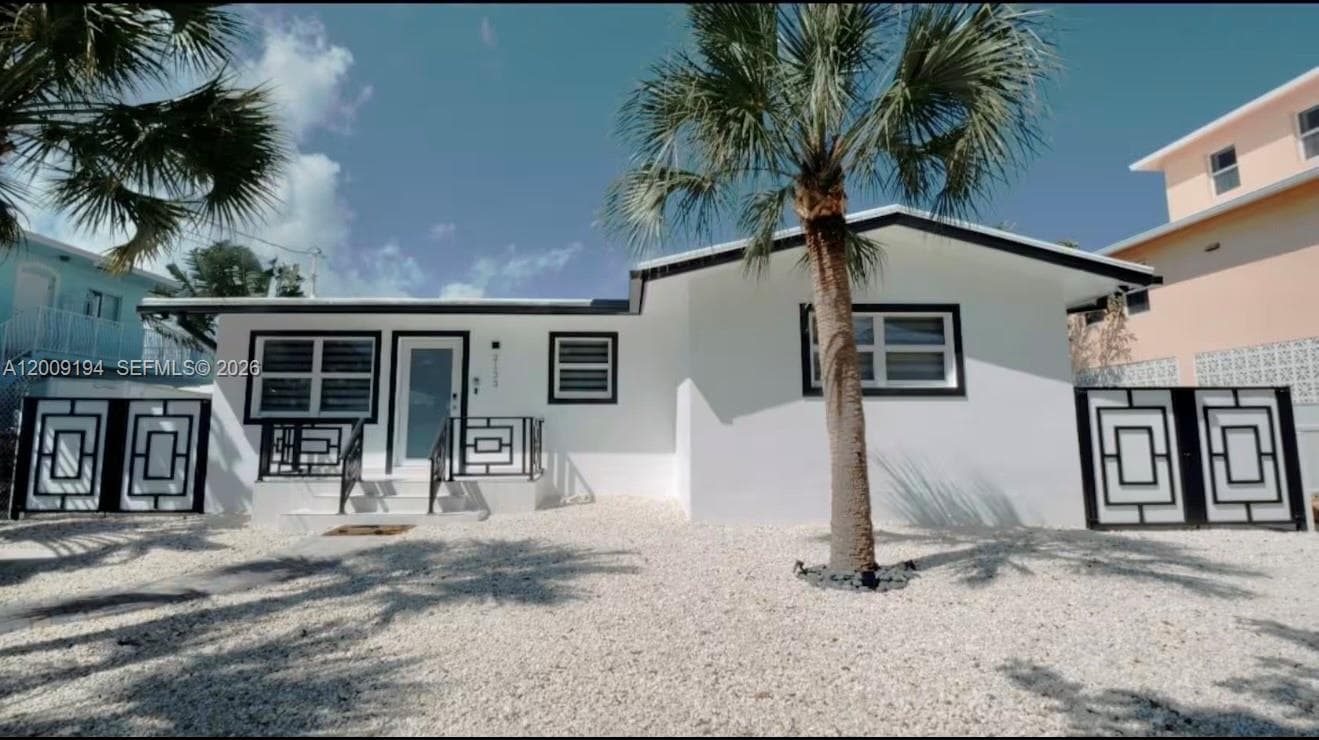 2133 Yellowtail Dr photo 1