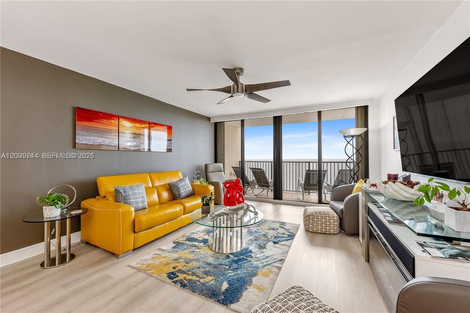 2201 Ocean Dr 2202 photo 2