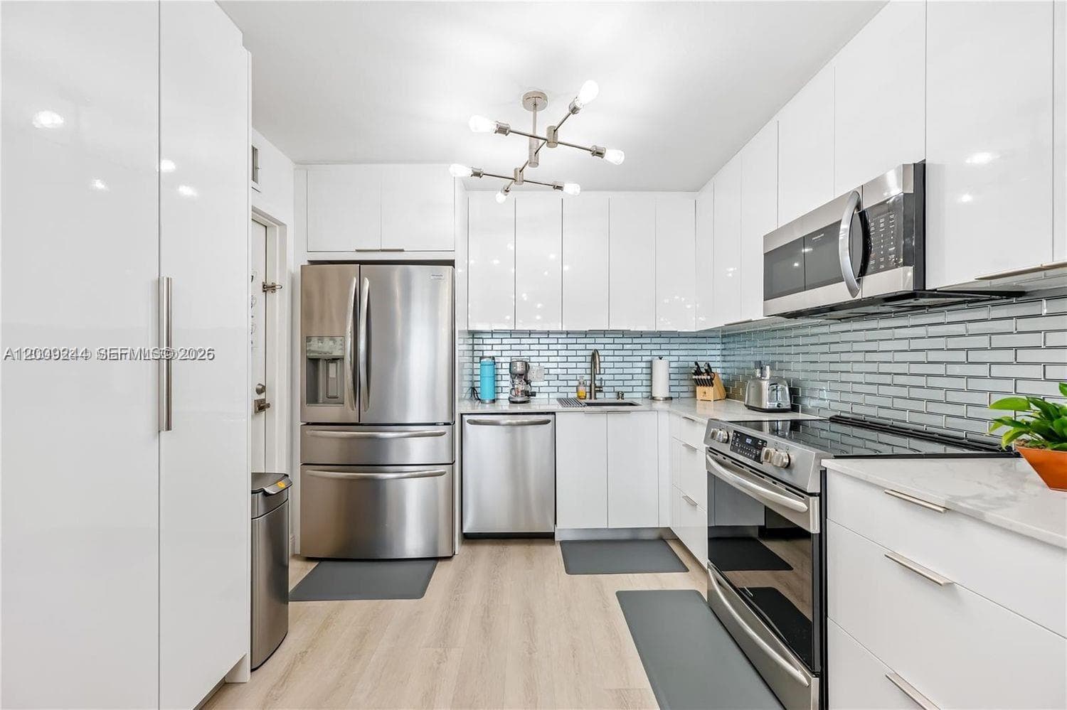 2201 Ocean Dr 2202 photo 6