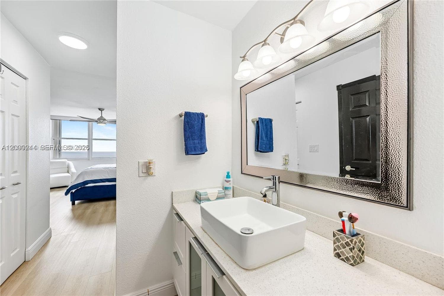 2201 Ocean Dr 2202 photo 12