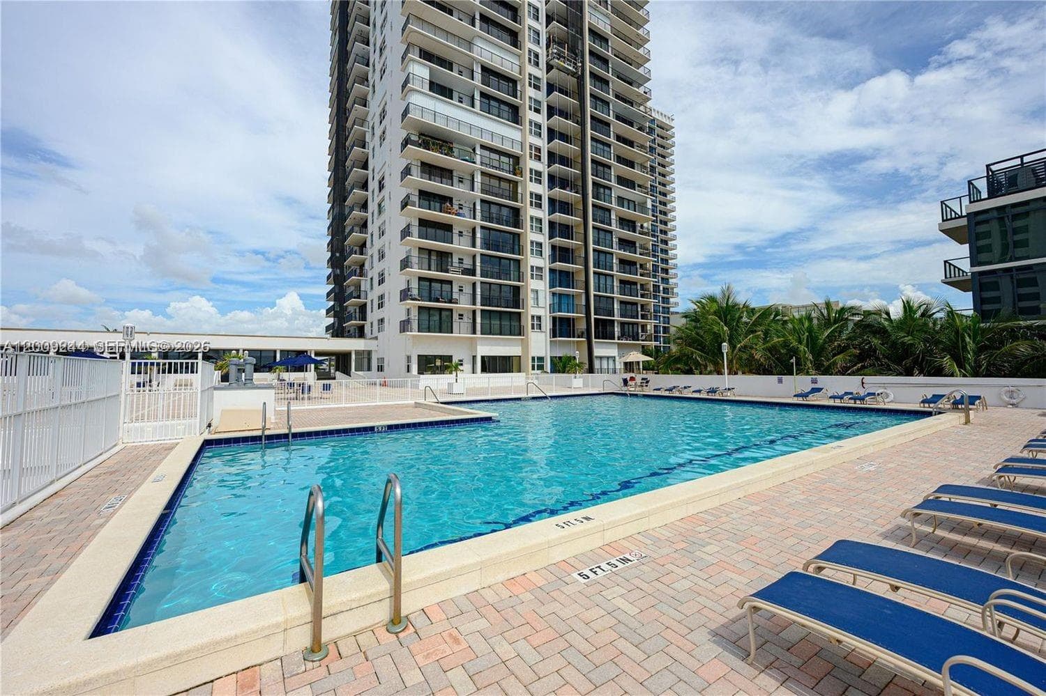 2201 Ocean Dr 2202 photo 19