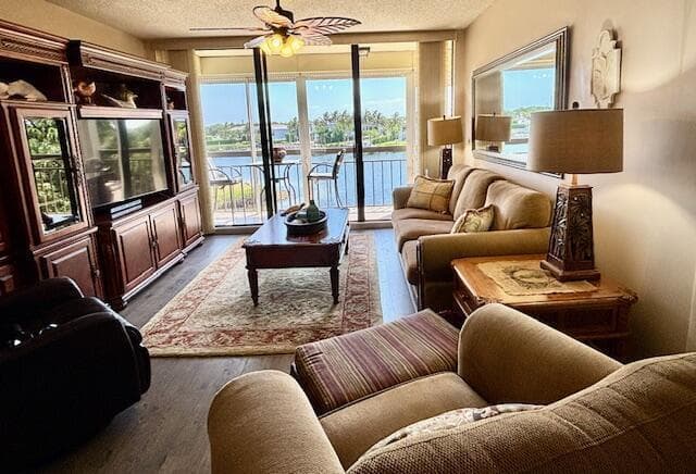 2201 Marina Isle Way 403 photo 4