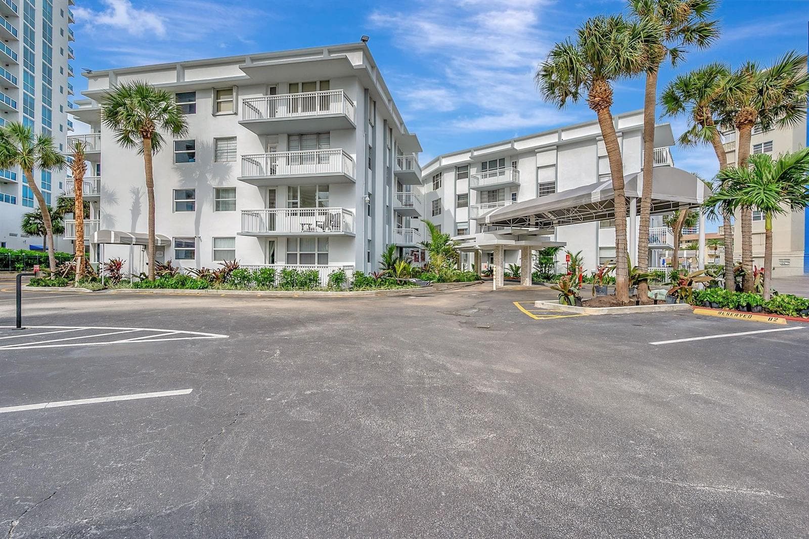 1913 S Ocean Drive 207 photo 3