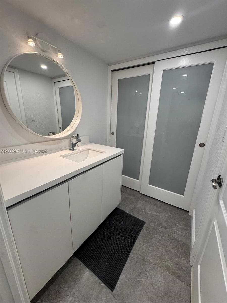 2301 Collins Ave 427 photo 16