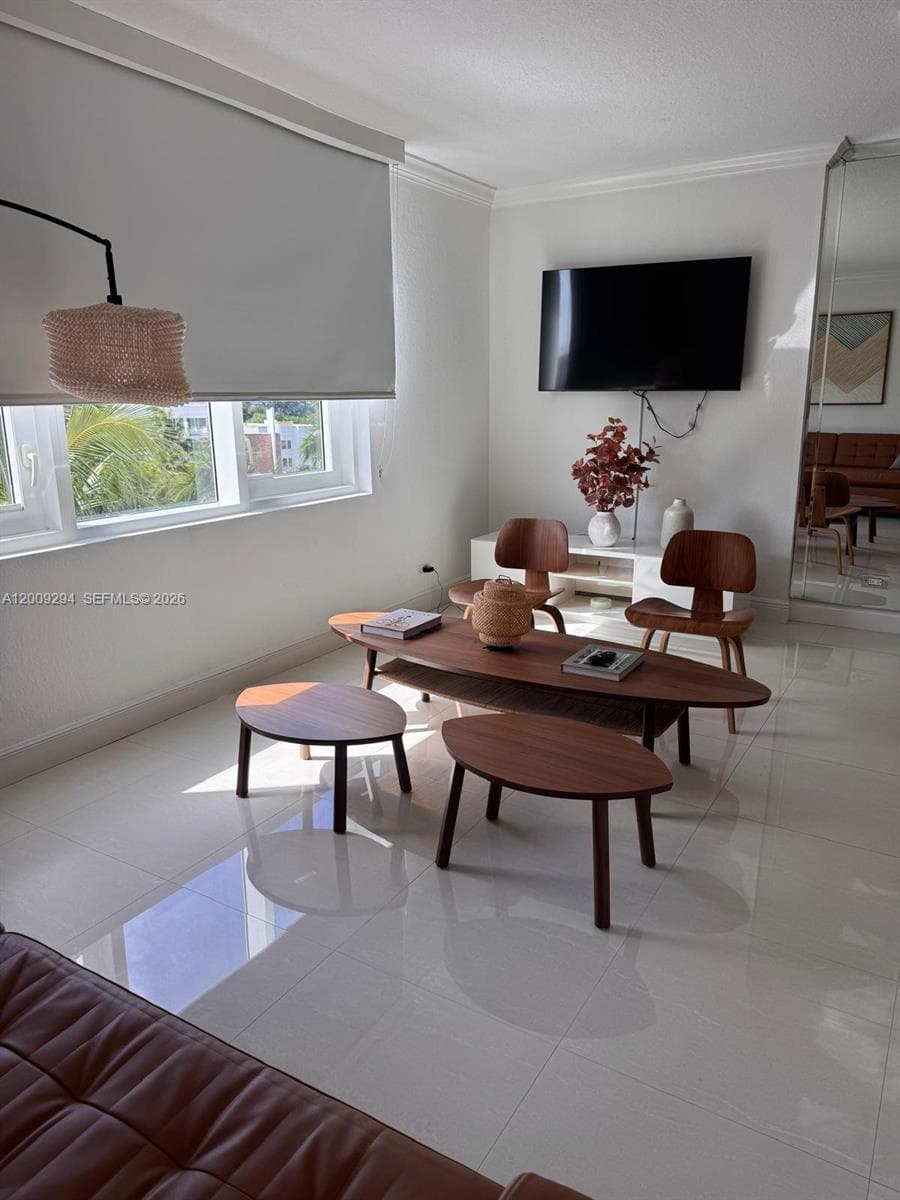 2301 Collins Ave 427 photo 7