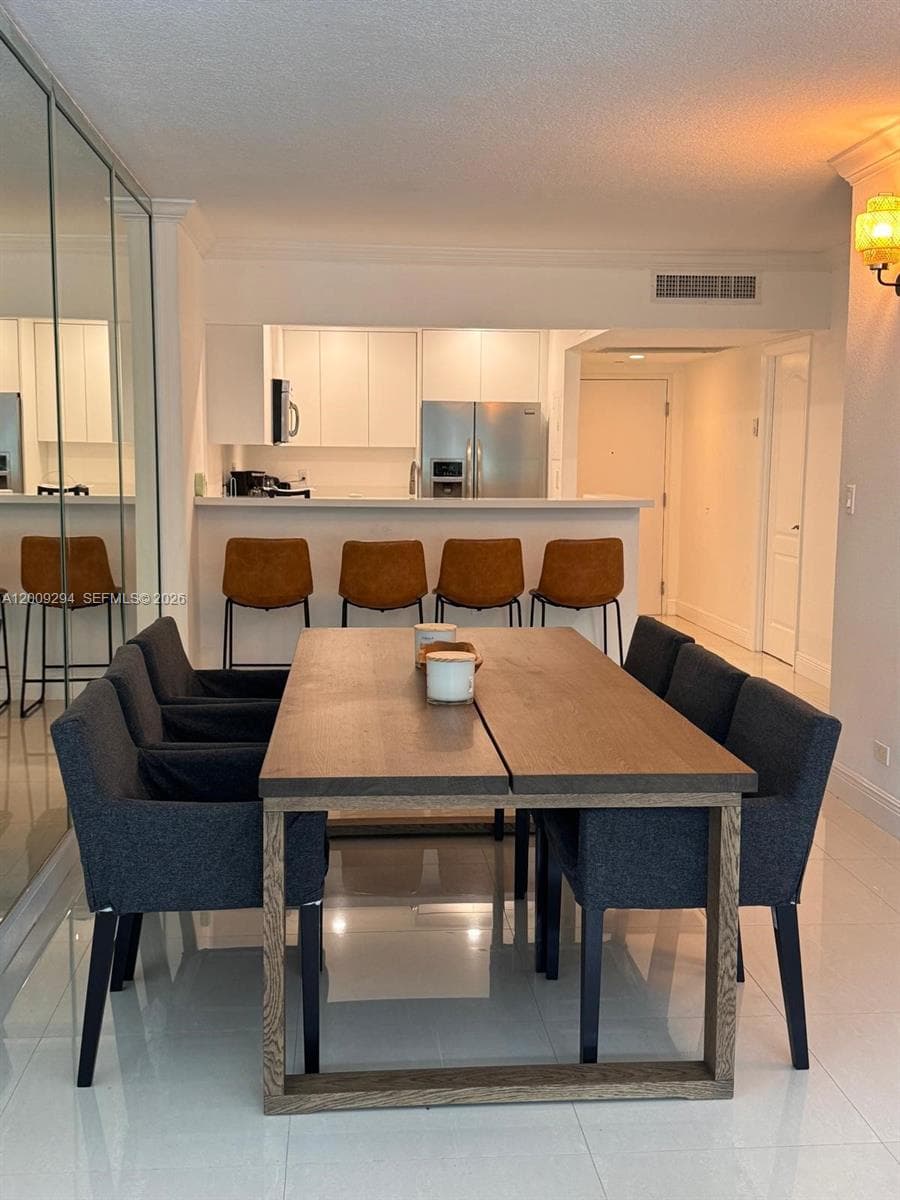 2301 Collins Ave 427 photo 9