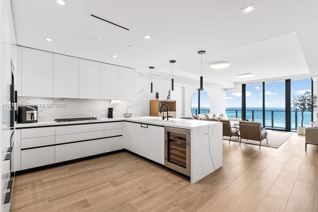 1116 Ocean Blvd 1205 photo 1