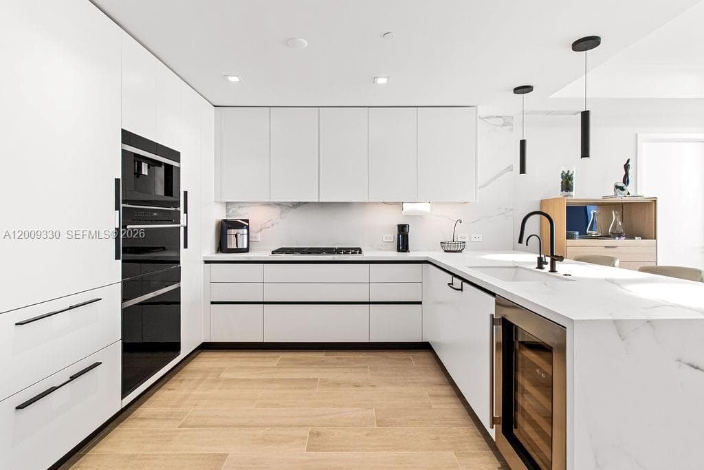 1116 Ocean Blvd 1205 photo 4