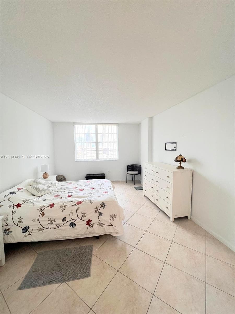 300 Bayview Dr 915 photo 18