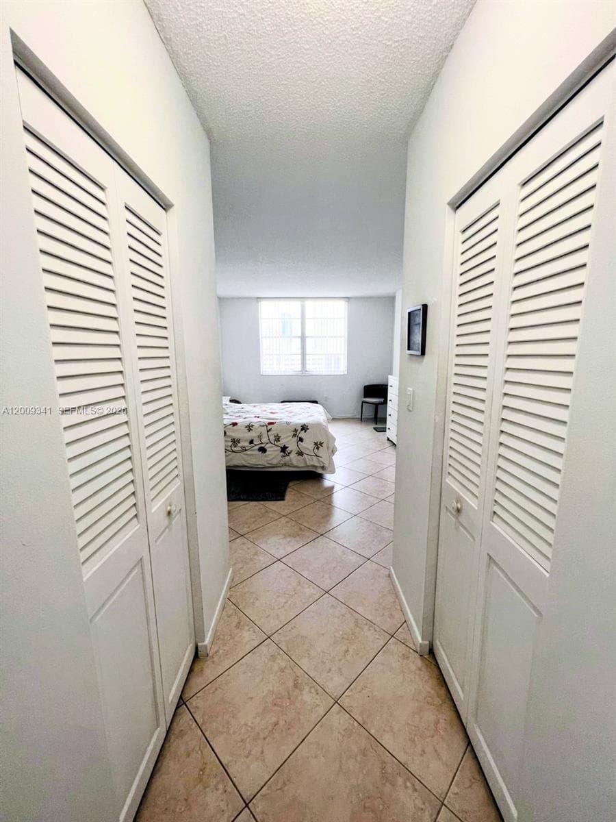 300 Bayview Dr 915 photo 19