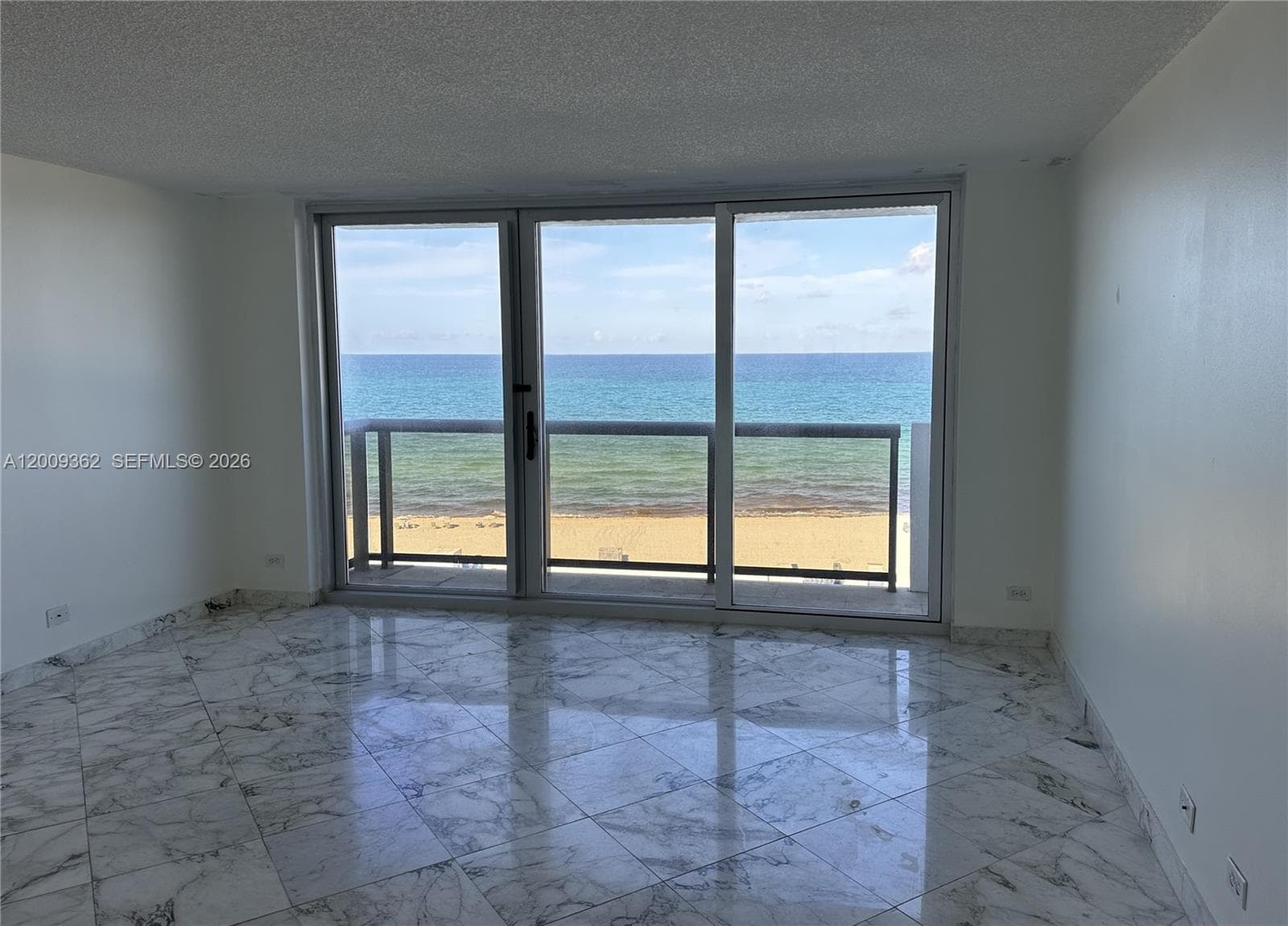 6039 Collins Ave 826 photo 1