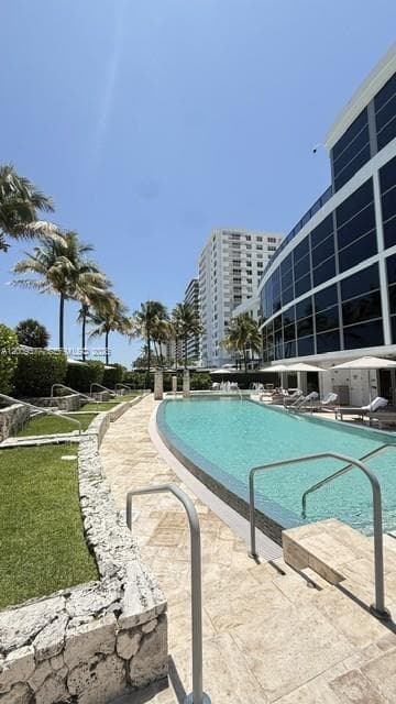 5875 Collins Ave 708 photo 16