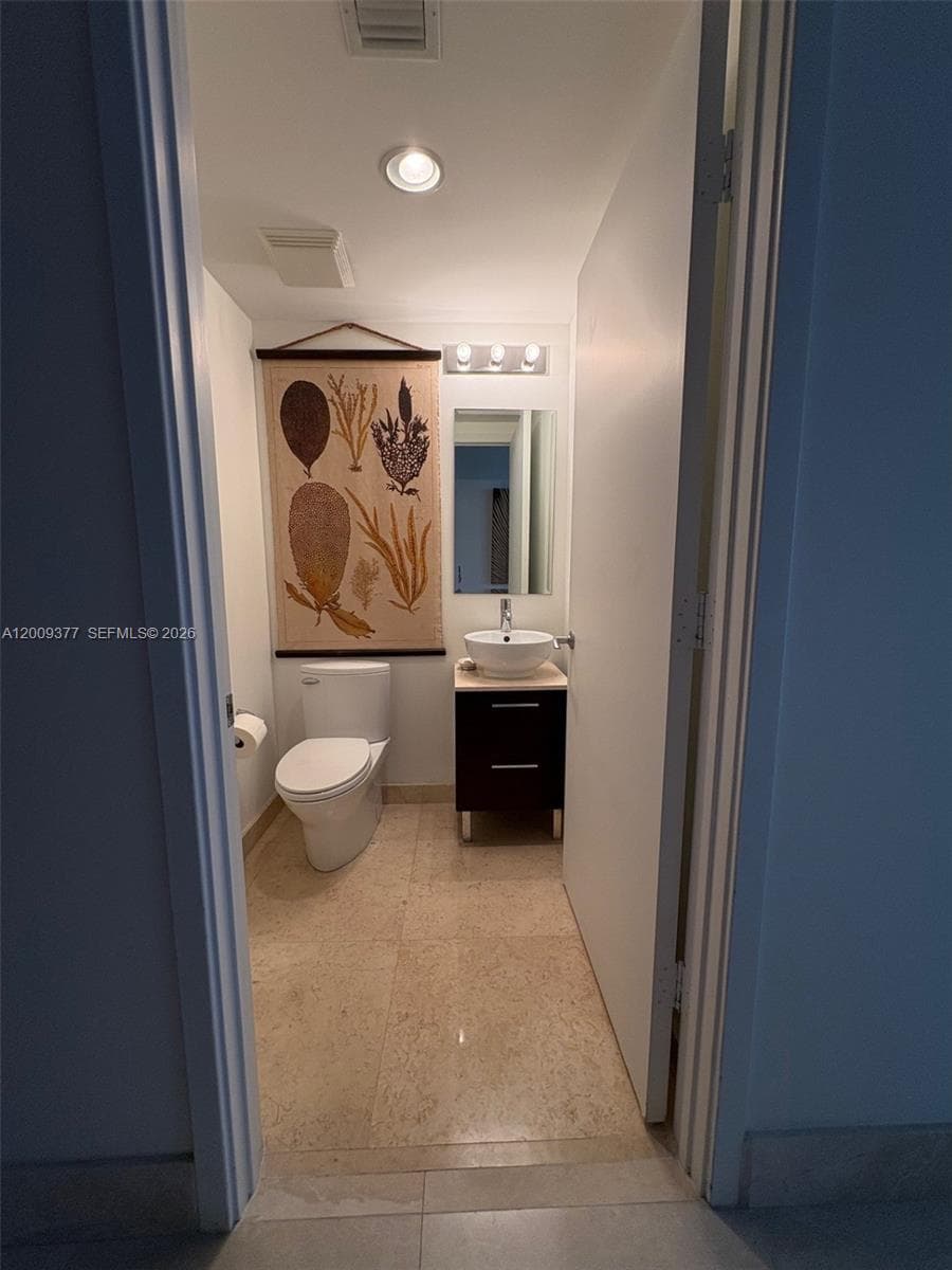 5875 Collins Ave 708 photo 11