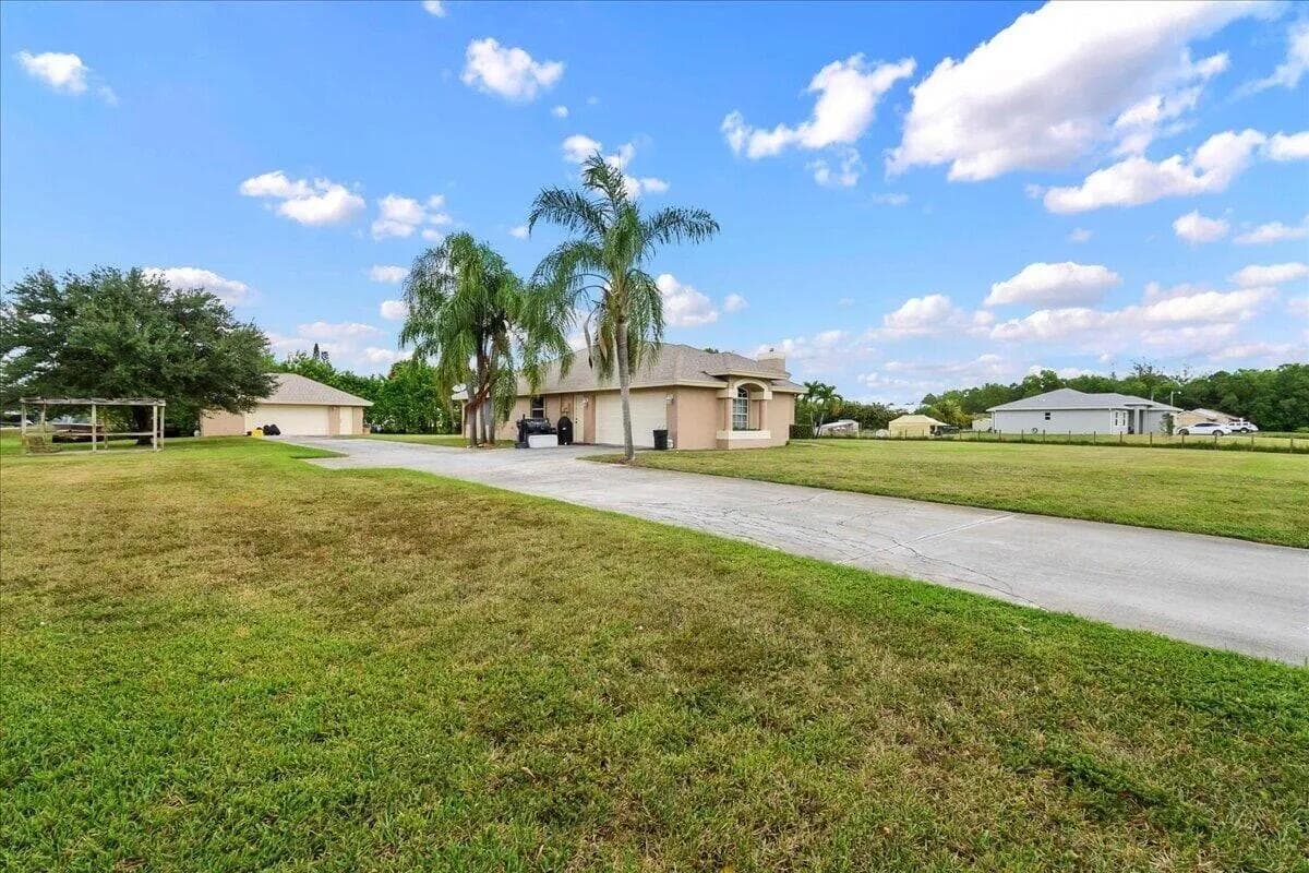 13253 N 75th Ln Lane N photo 2