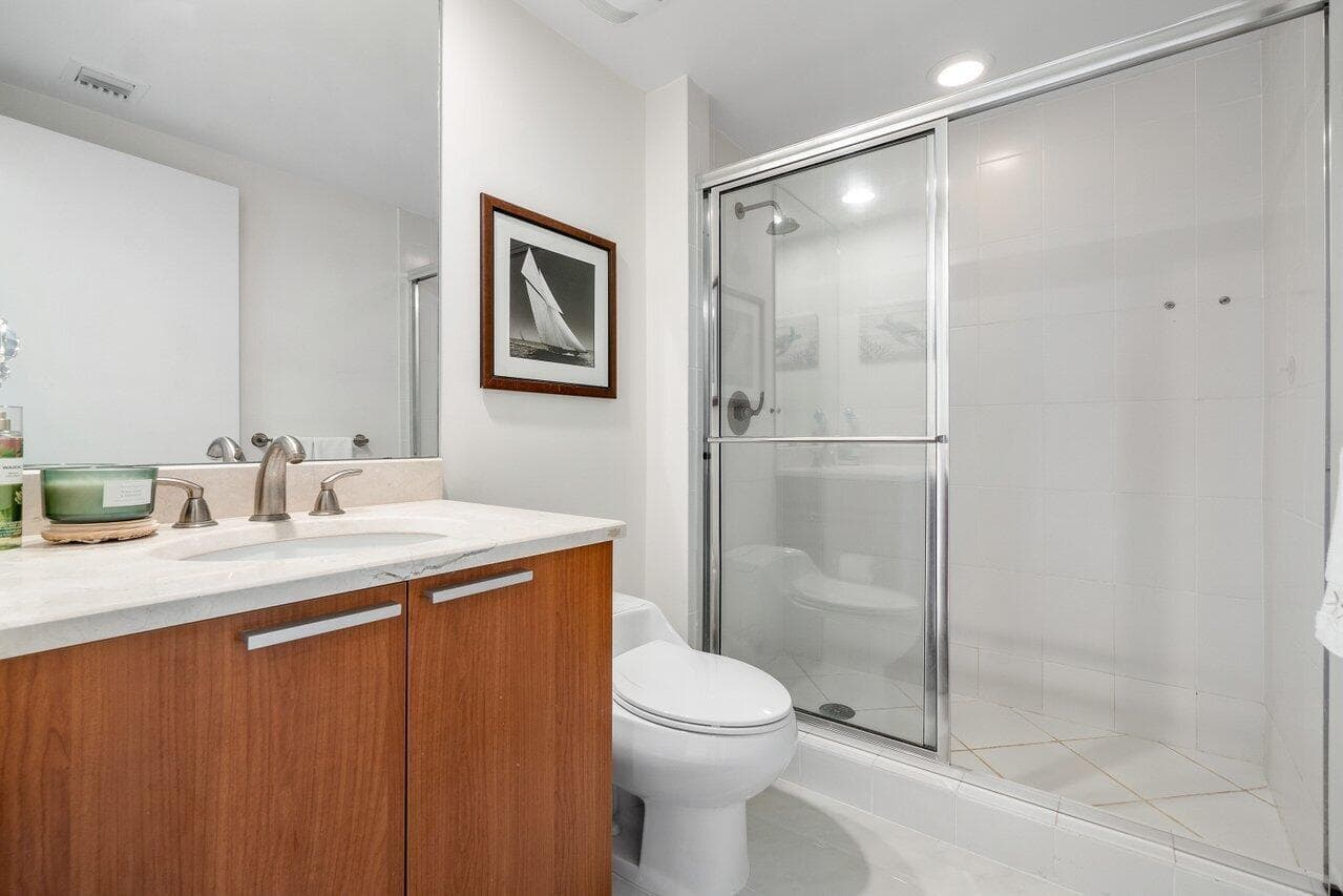 2650 Lake Shore Drive 1003 photo 23