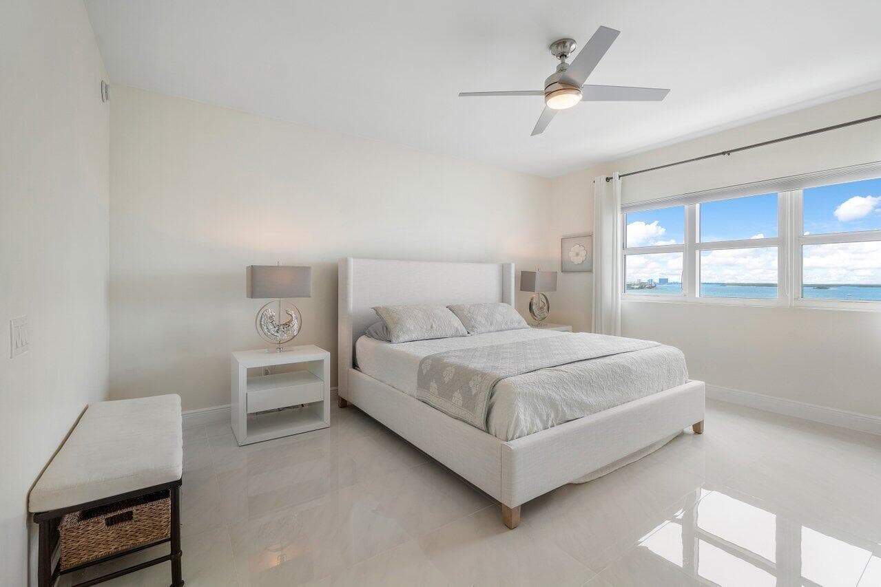 2650 Lake Shore Drive 1003 photo 13