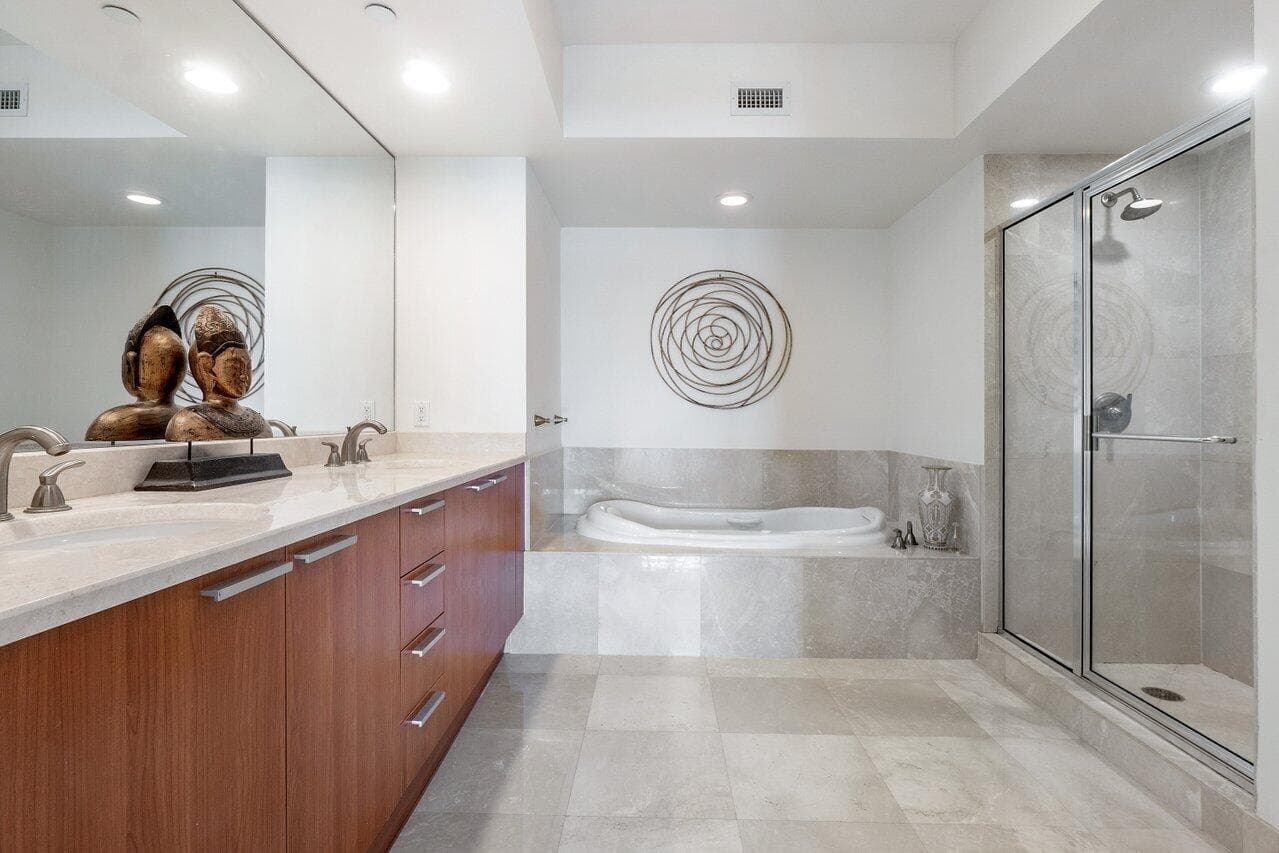 2650 Lake Shore Drive 1003 photo 16