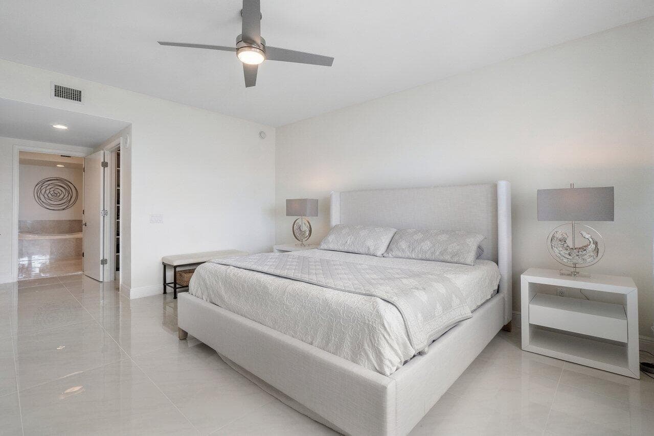 2650 Lake Shore Drive 1003 photo 14