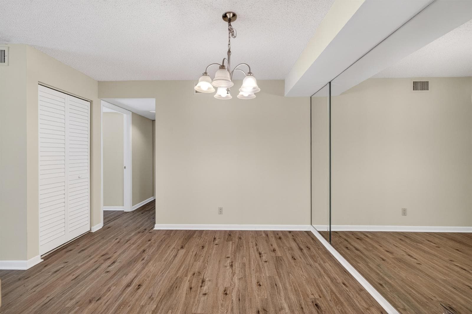 2512 SE Anchorage Cove 2 photo 7