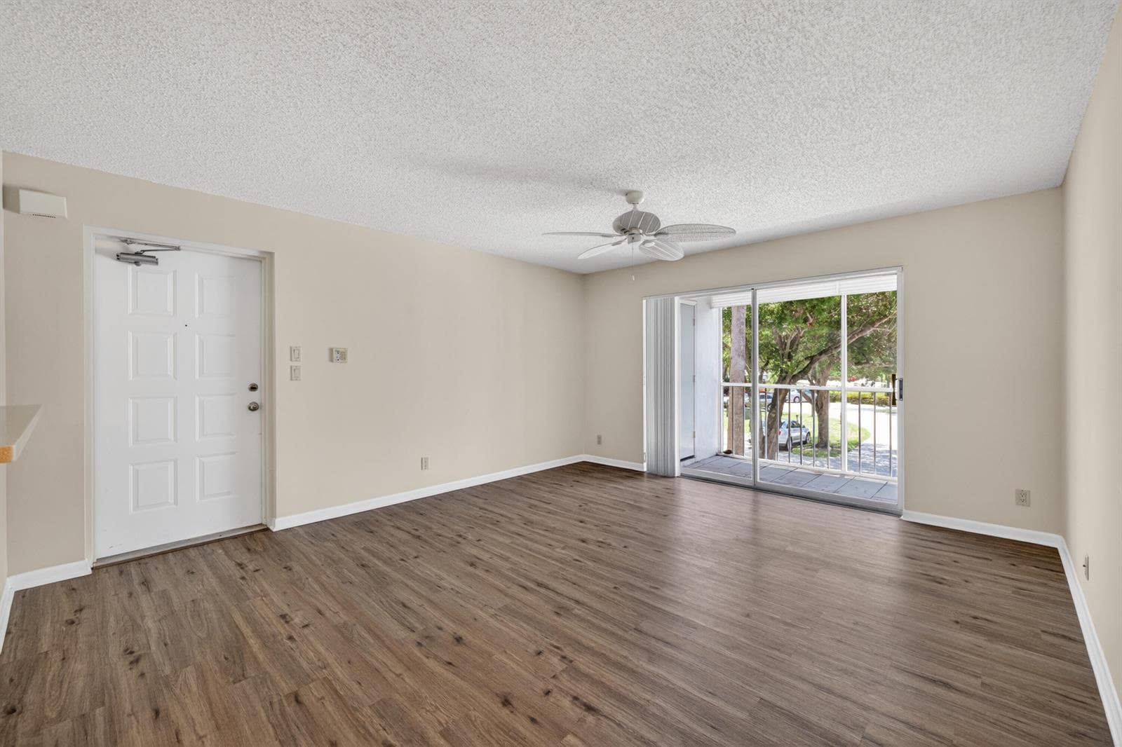 2512 SE Anchorage Cove 2 photo 5