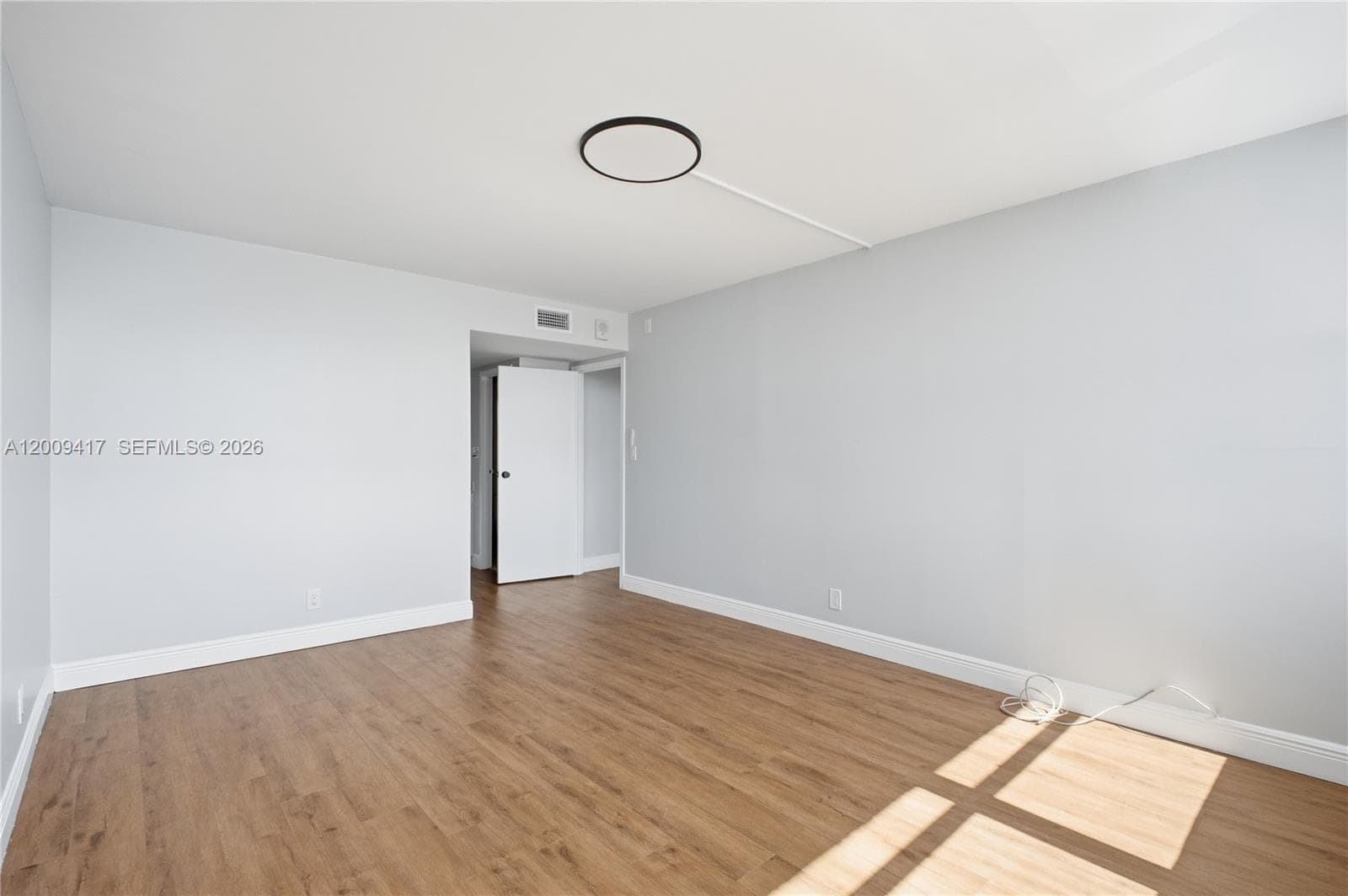 16570 NE 26th Ave 5A photo 8