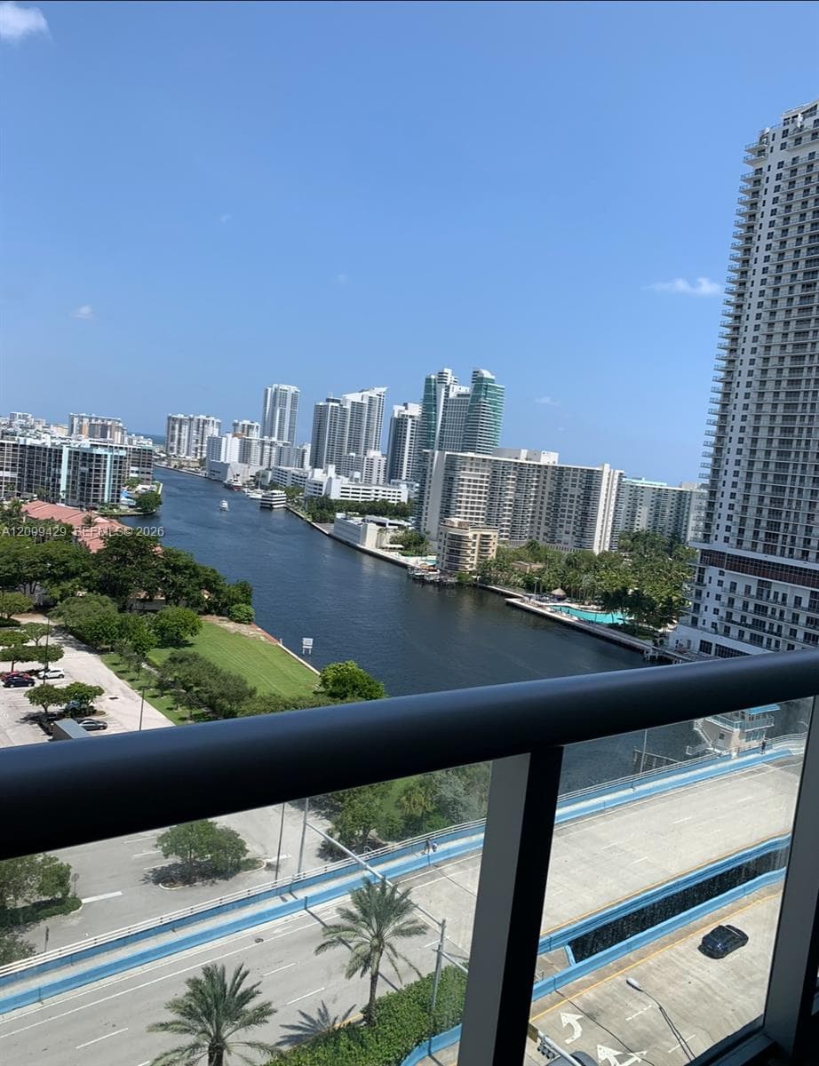2602 E Hallandale Beach Blvd R1708 photo 20