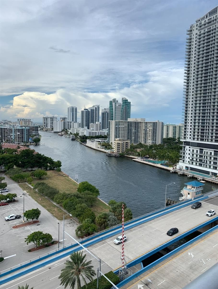 2602 E Hallandale Beach Blvd R1708 photo 21