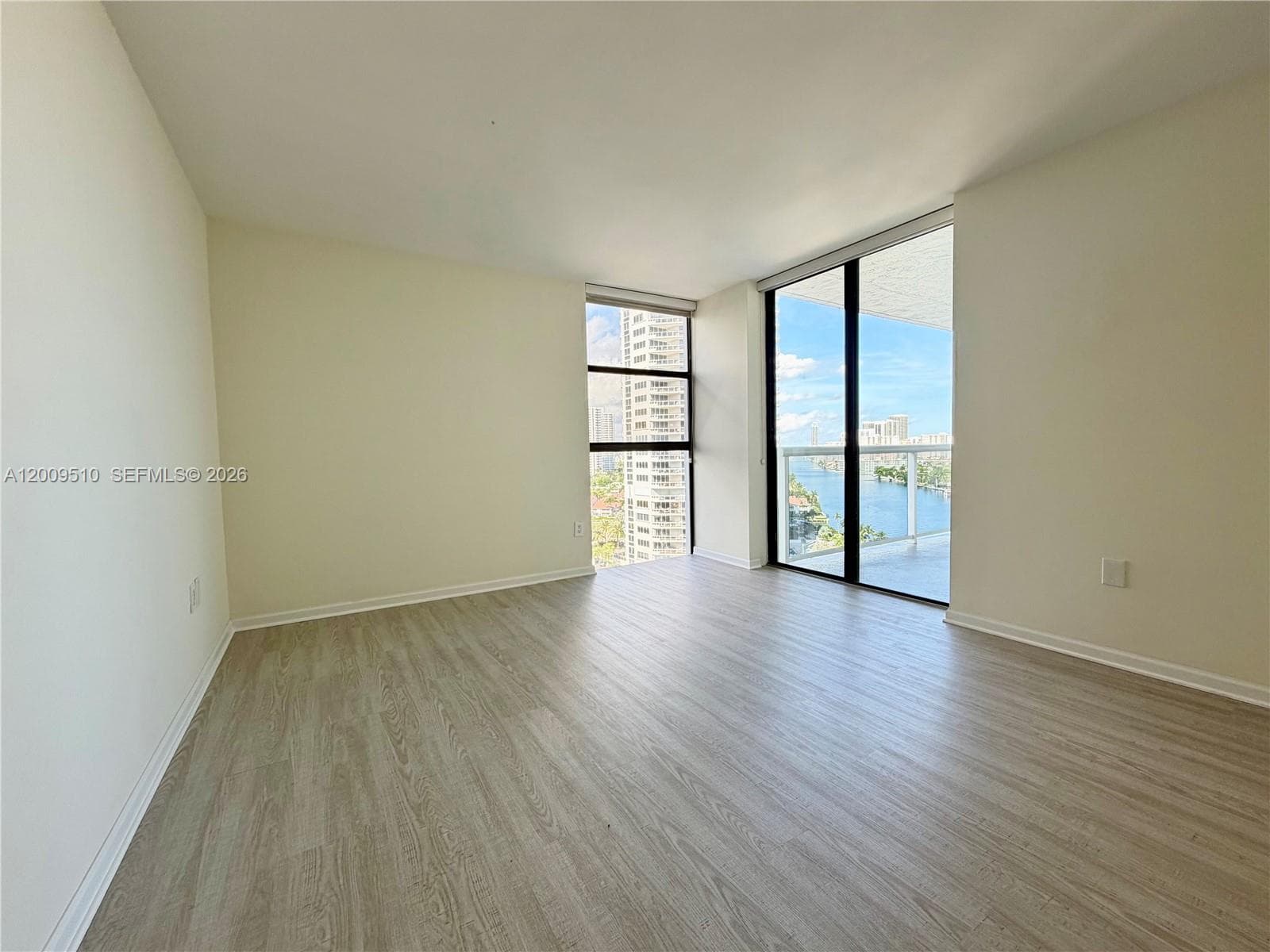 20515 Country Club Dr 1642 photo 9