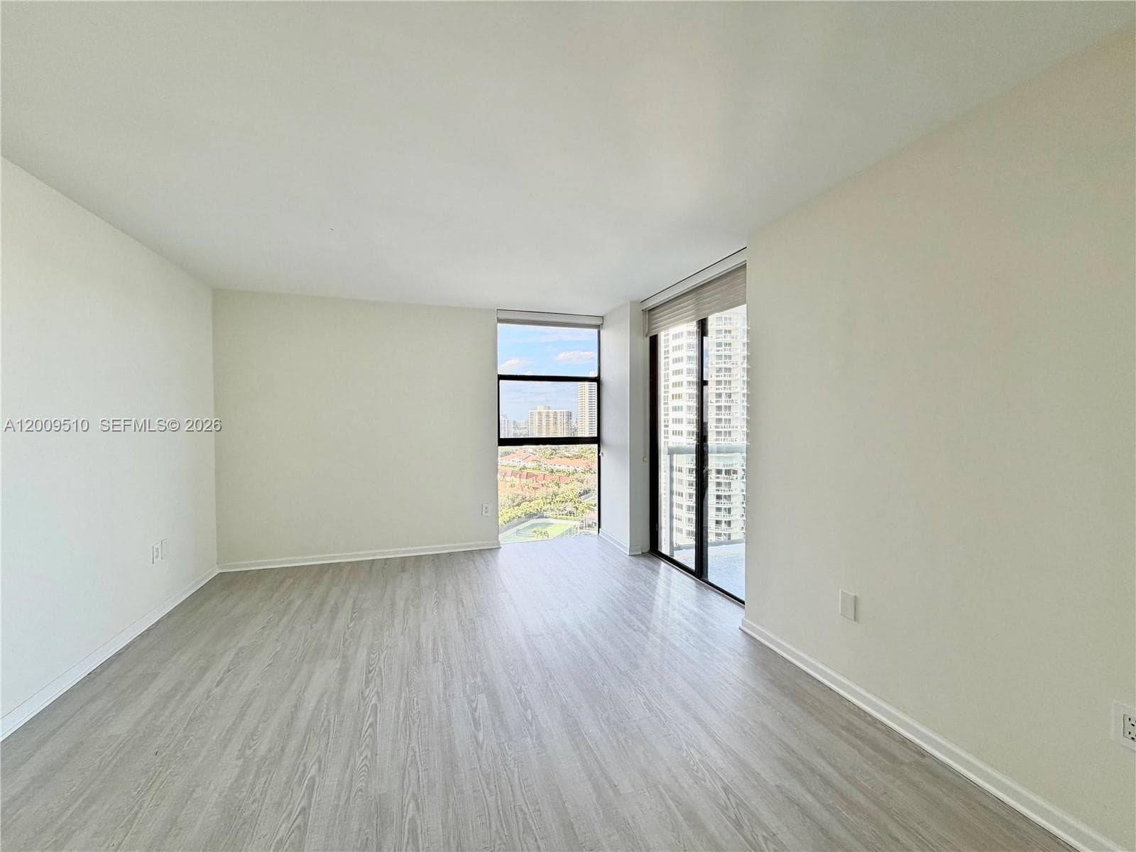 20515 Country Club Dr 1642 photo 18