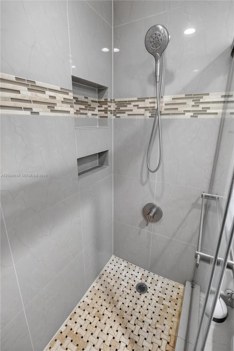 1839 Middle River Dr 501 photo 22