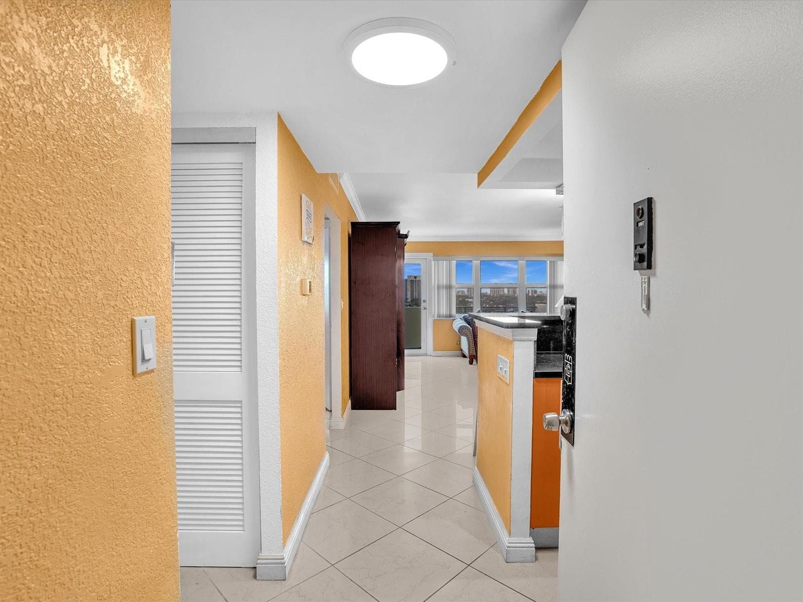 401 Golden Isles Drive 1007 photo 3