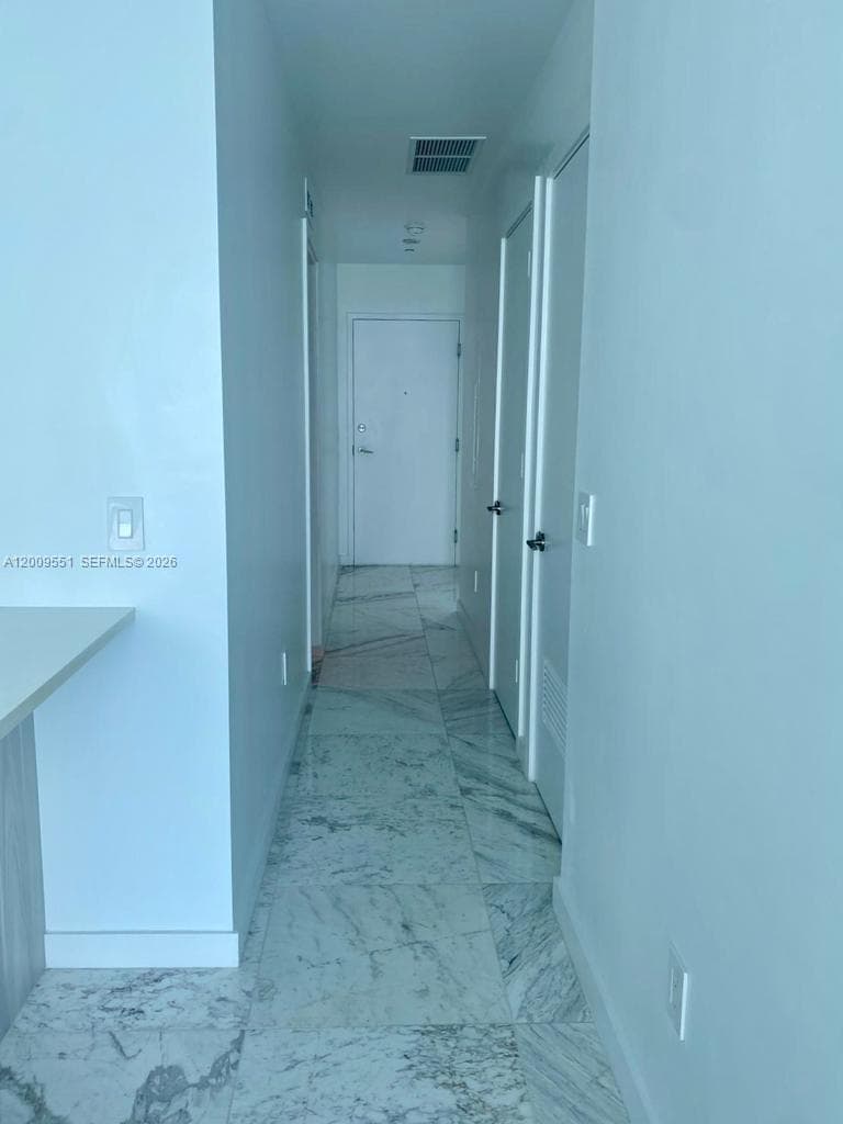 480 31st St 2403 photo 5