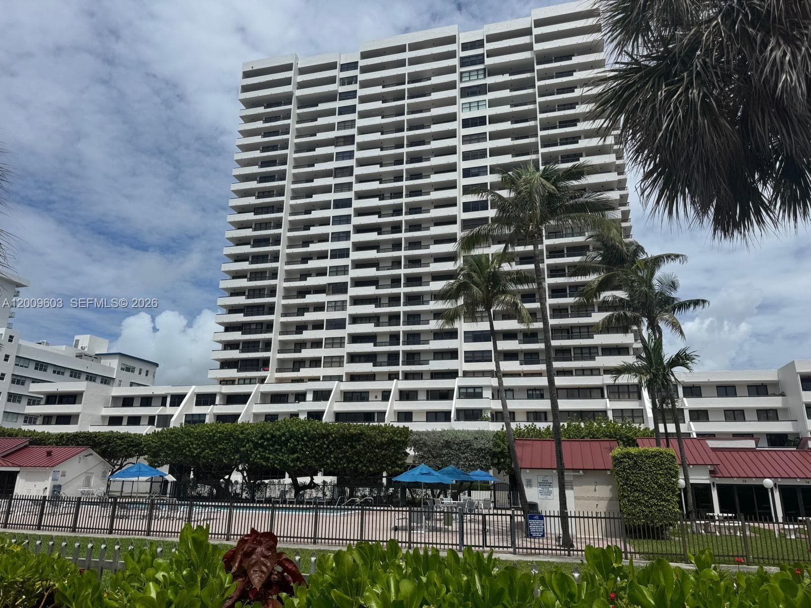 2555 Collins Ave 1403 photo 23